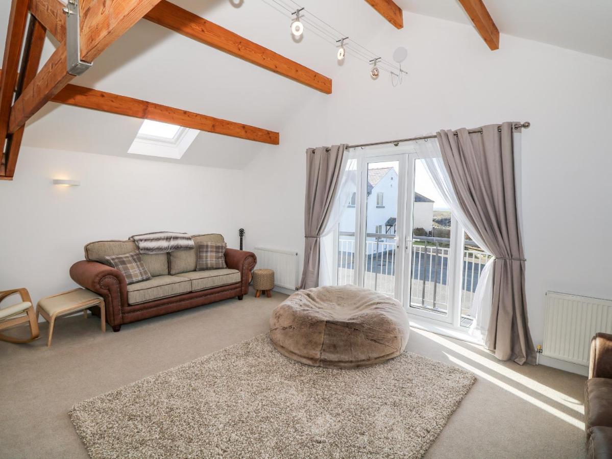 Villa Bay View Holyhead Exterior foto
