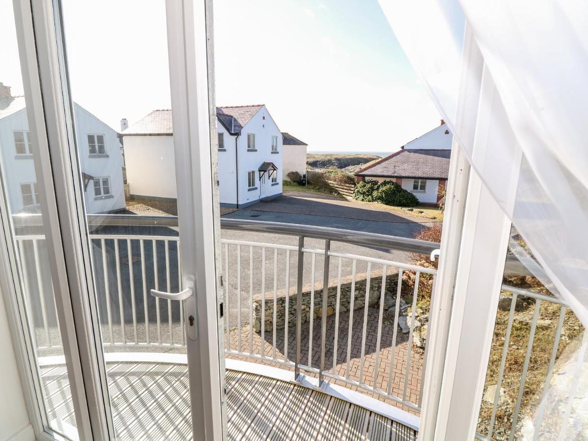 Villa Bay View Holyhead Exterior foto